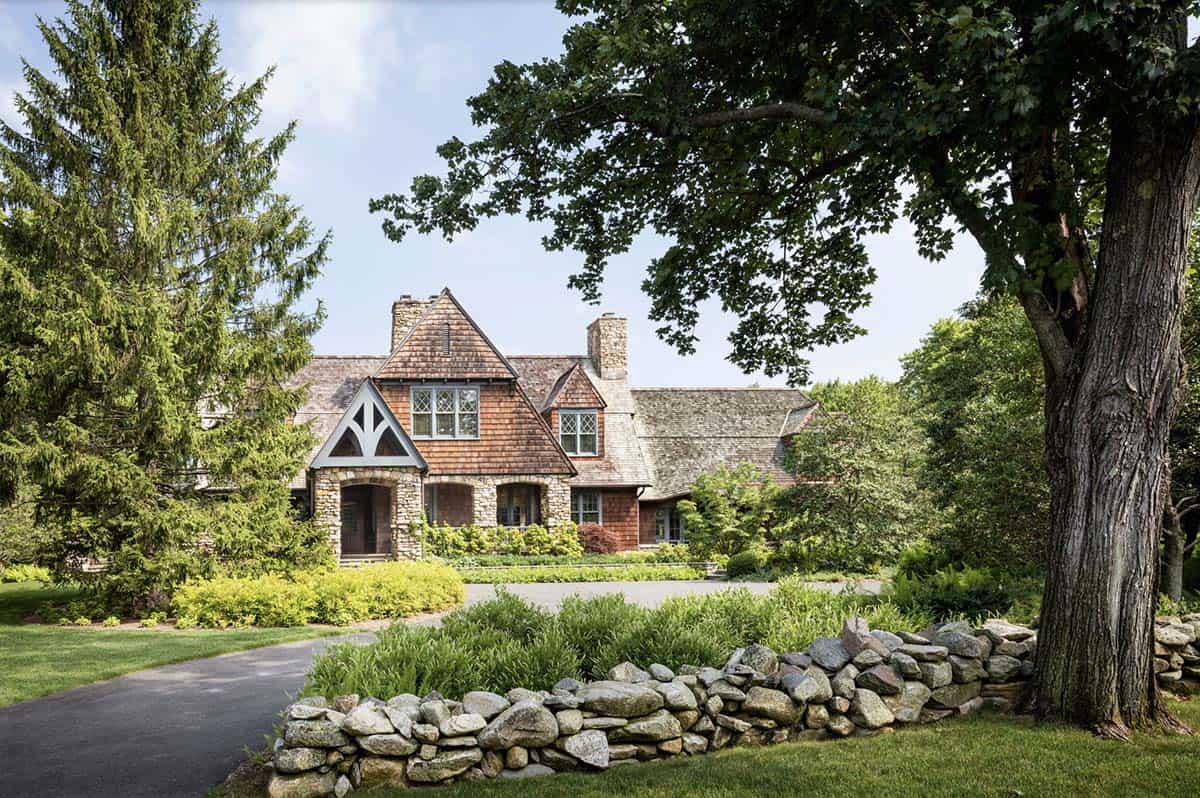 traditional style exterior Front Entrance