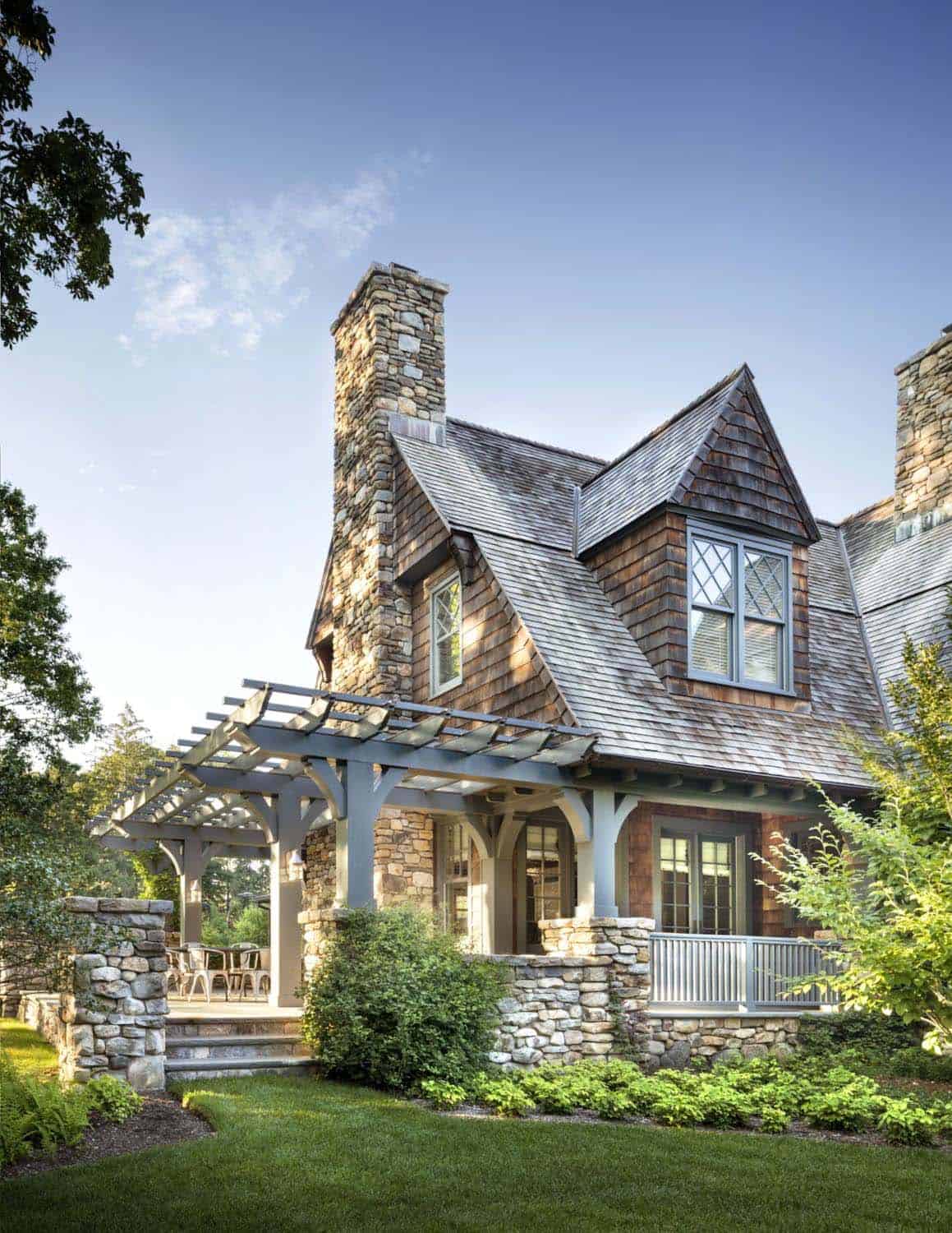 traditional style Exterior View featuring Pergola