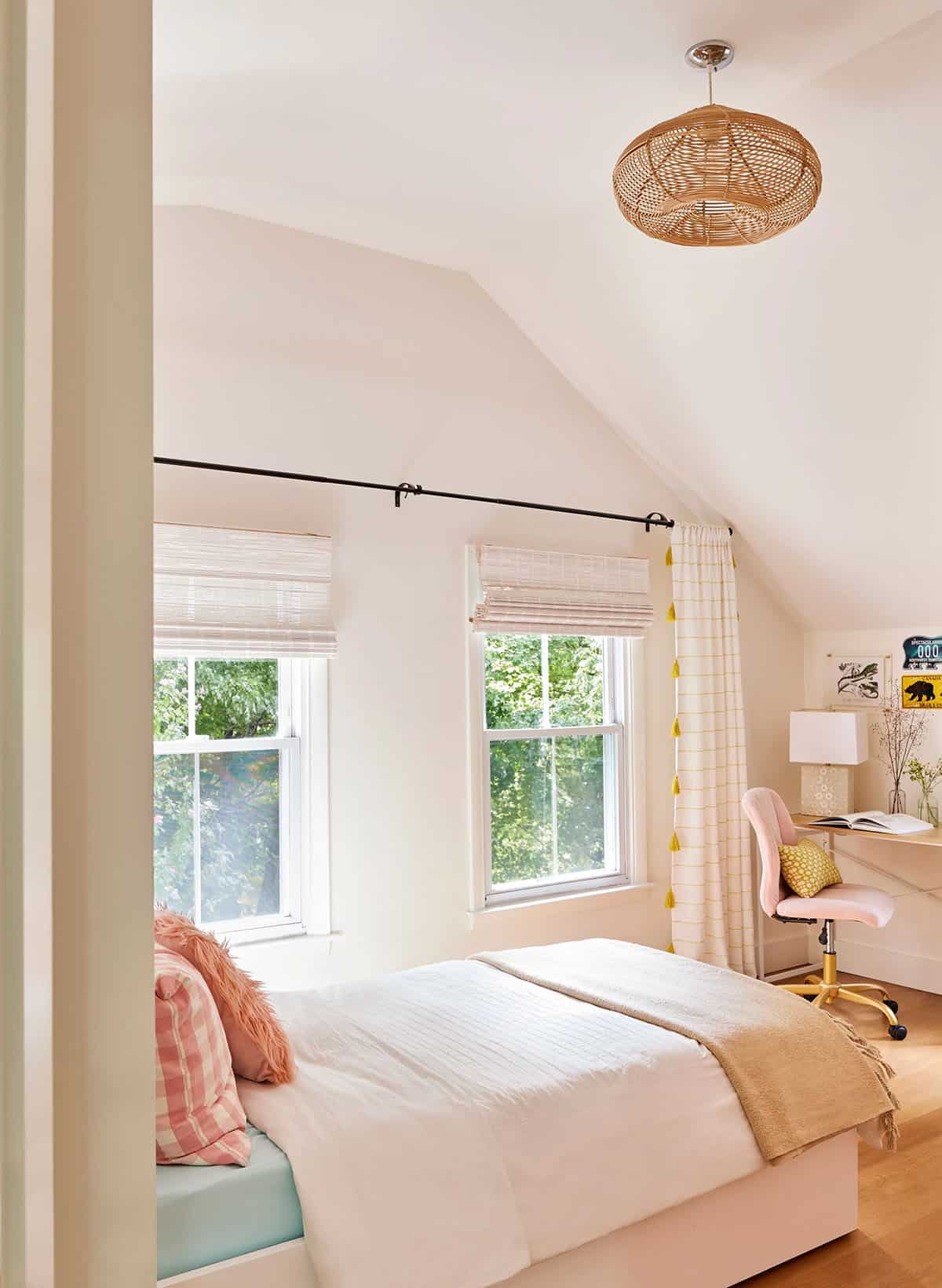 Traditional Kids Bedroom