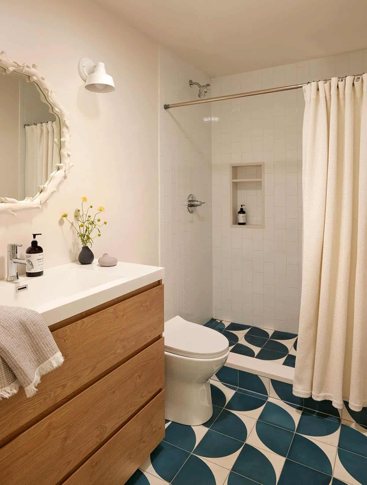 Traditional Bathroom