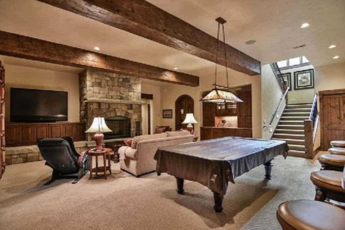 contemporary recreation room before the remodel