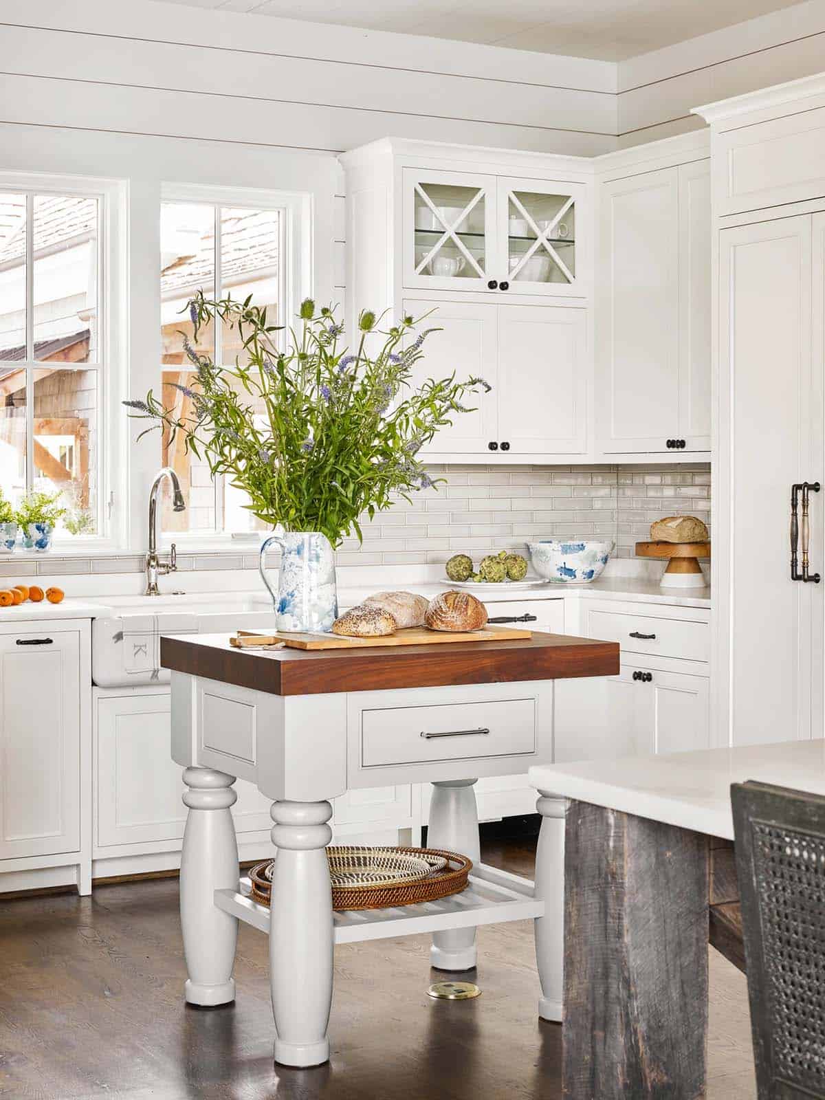 contemporary back kitchen with a small island