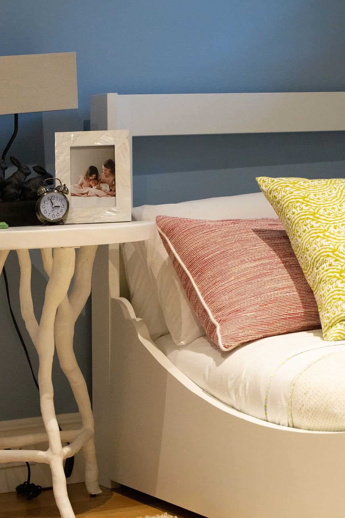 modern coastal style bunk bedroom