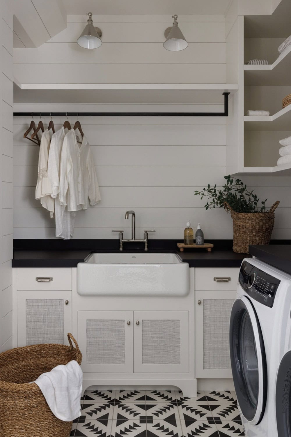 beach style laundry room