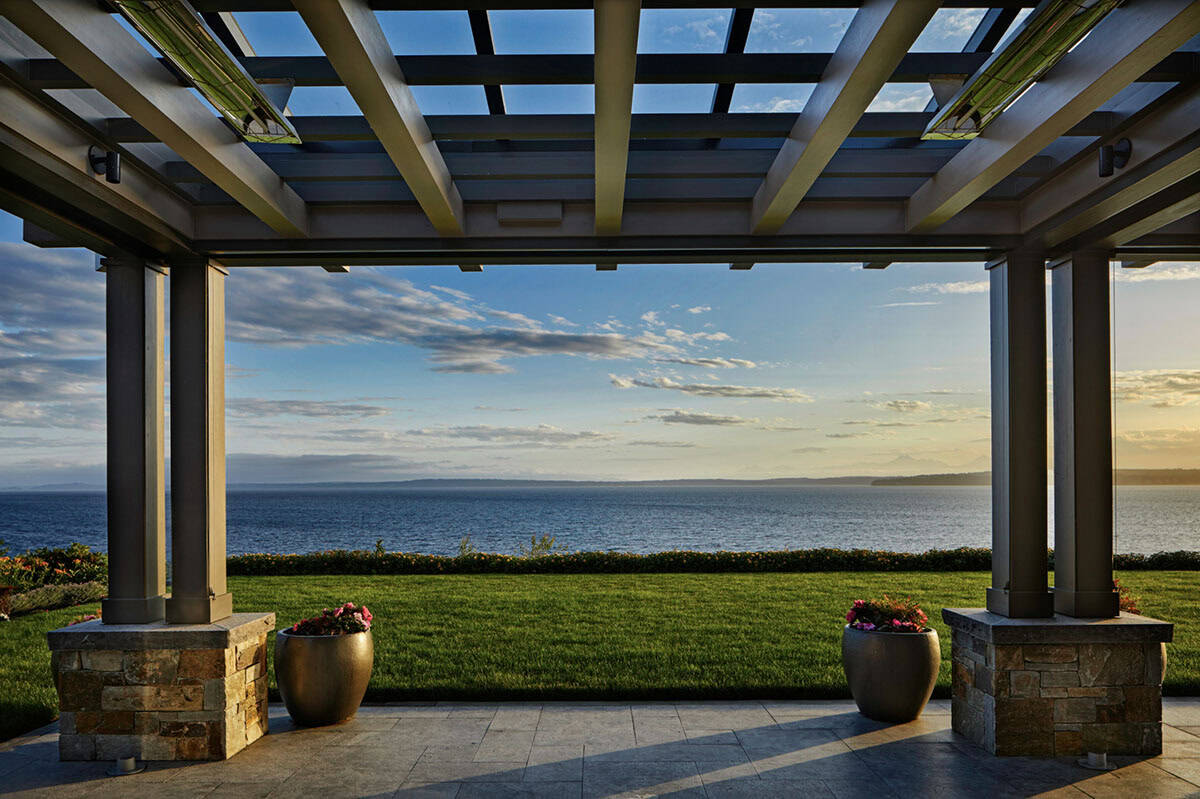 Transitional Patio with a trellis