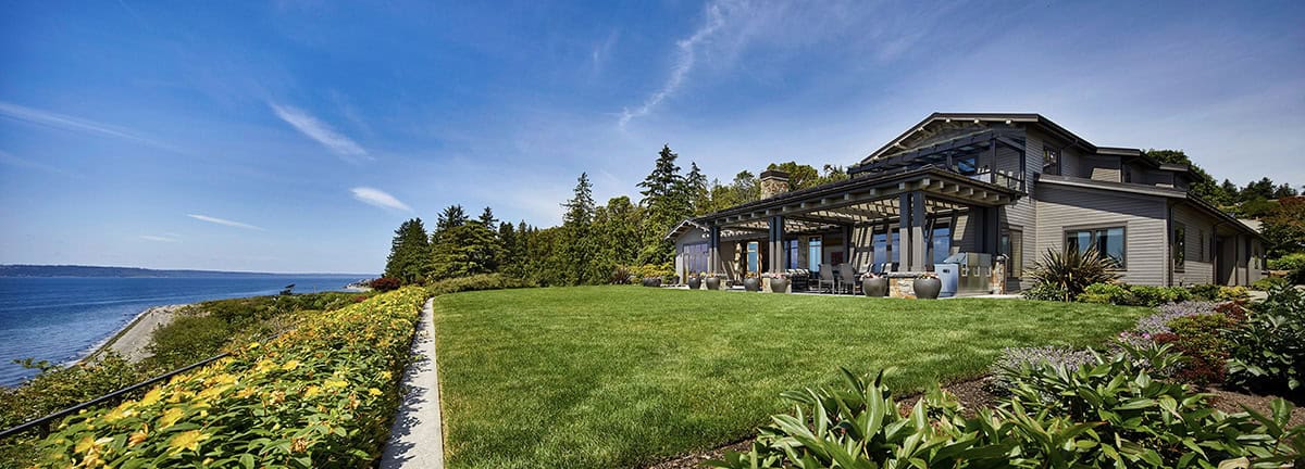 Transitional Exterior landscape view