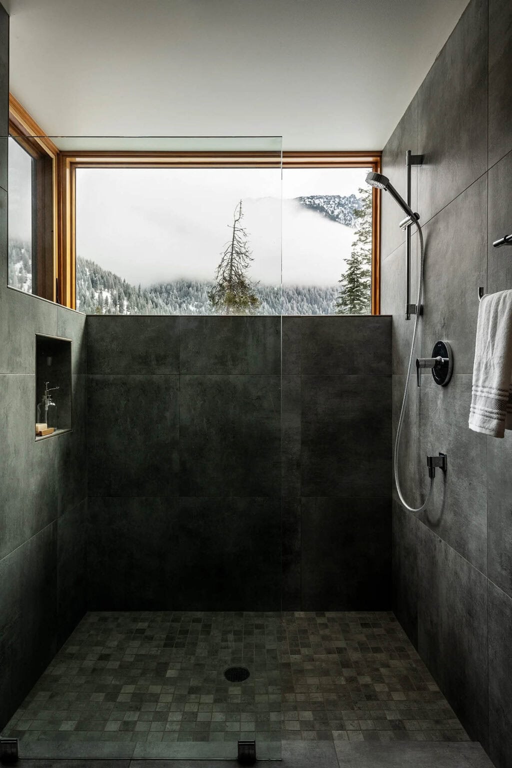 Curated visual reference: Picture Idea: This Off Grid Washington Cabin Has Peaceful Views Over The