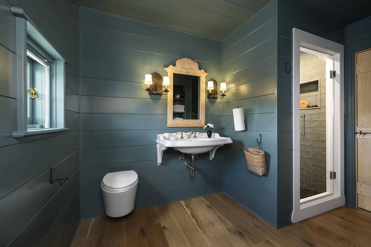 traditional bathroom with blue painted walls