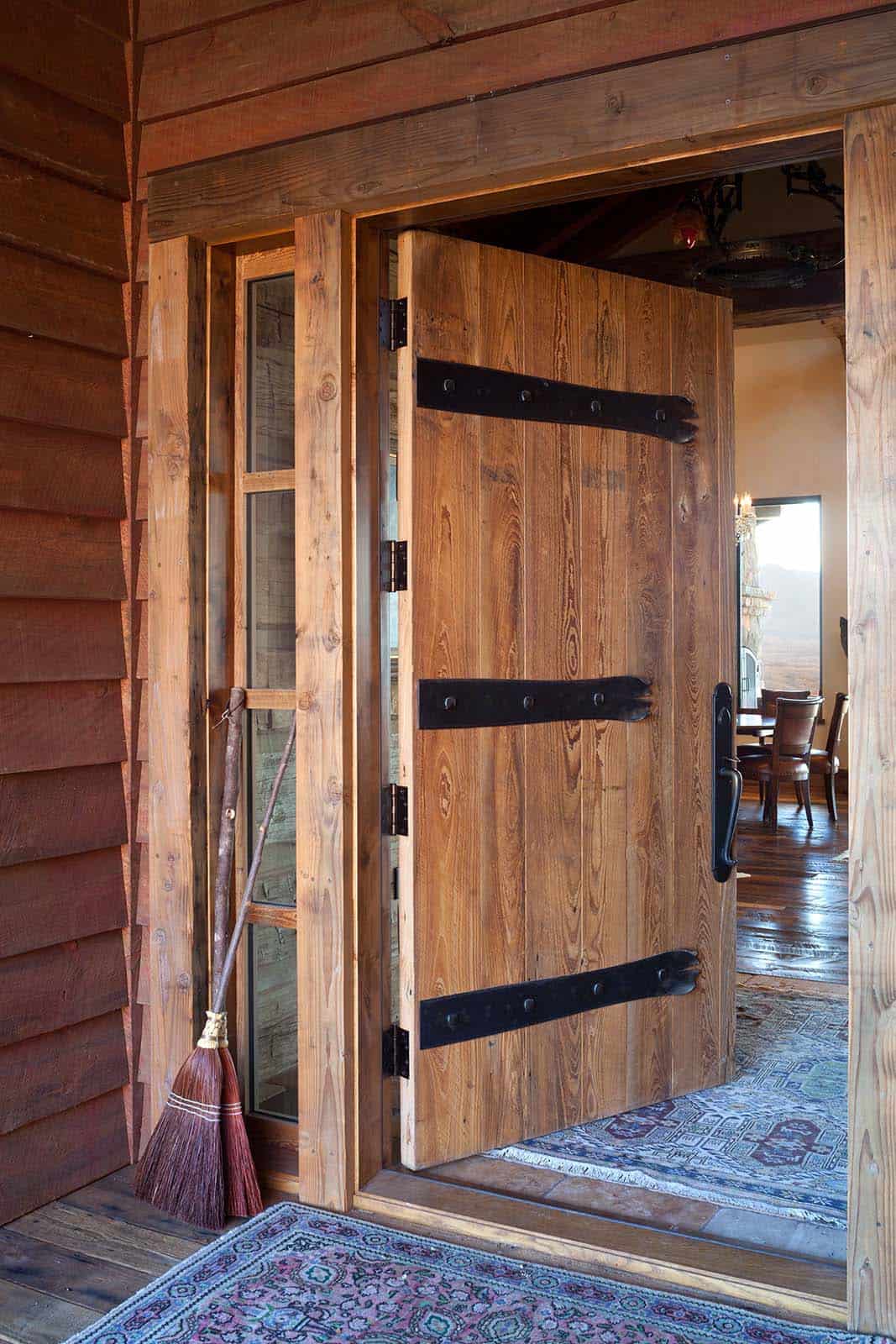 rustic ranch style home exterior entry