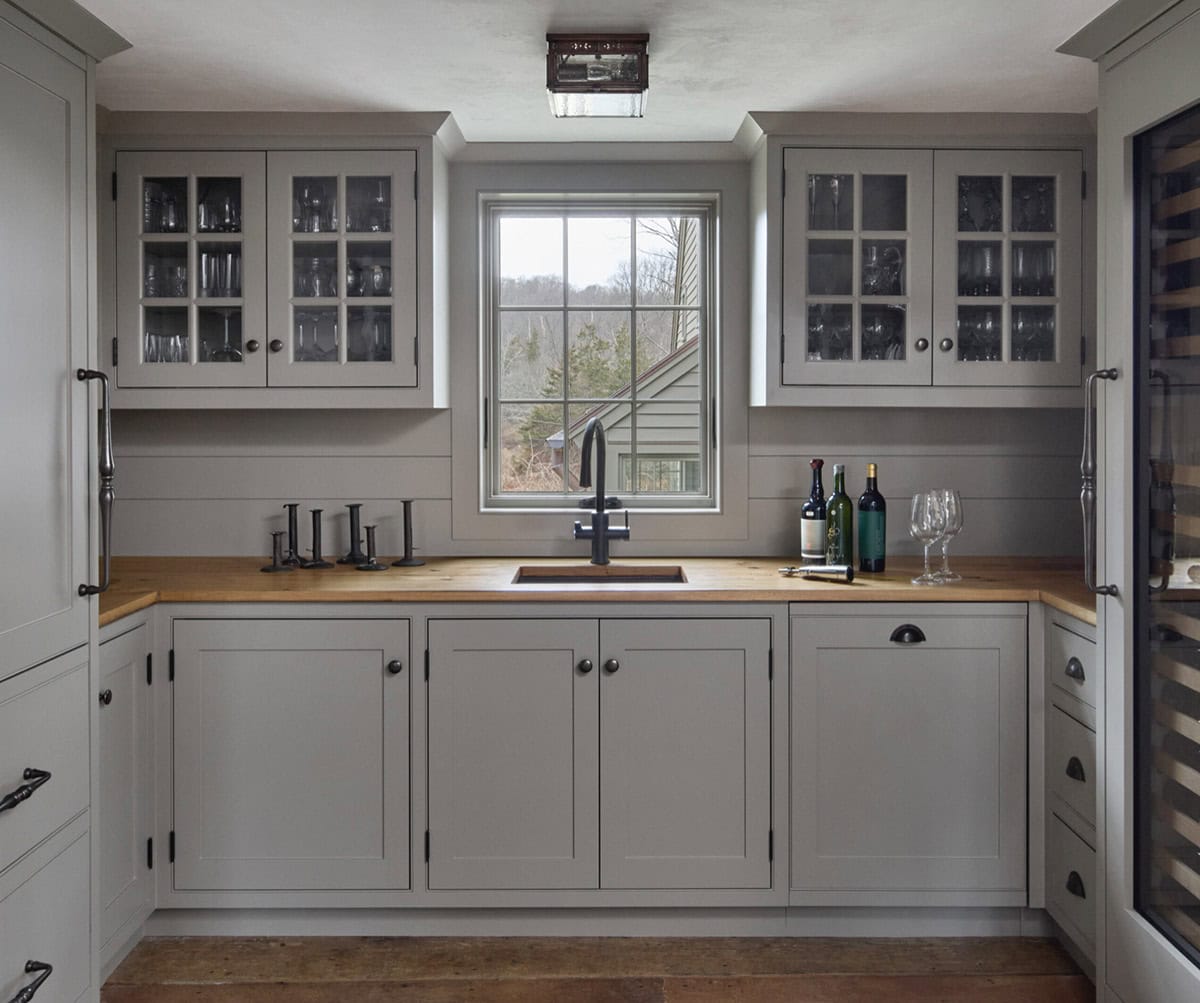 Saltbox Farm house butler's pantry with a sink