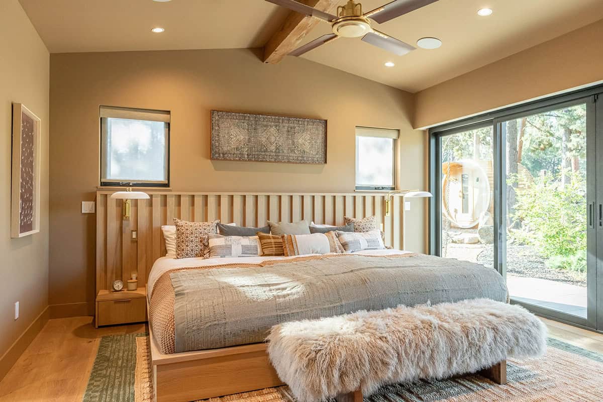 modern scandinavian style bedroom