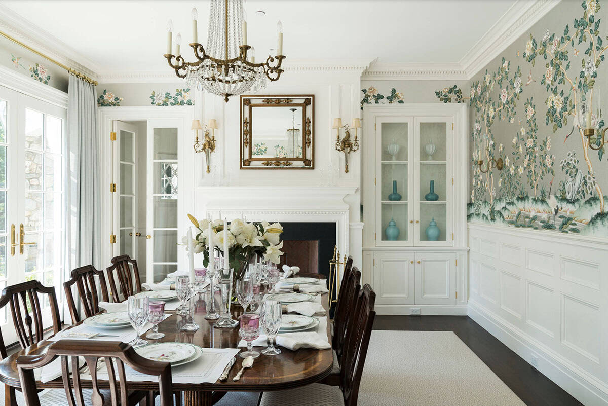 Traditional Dining Room