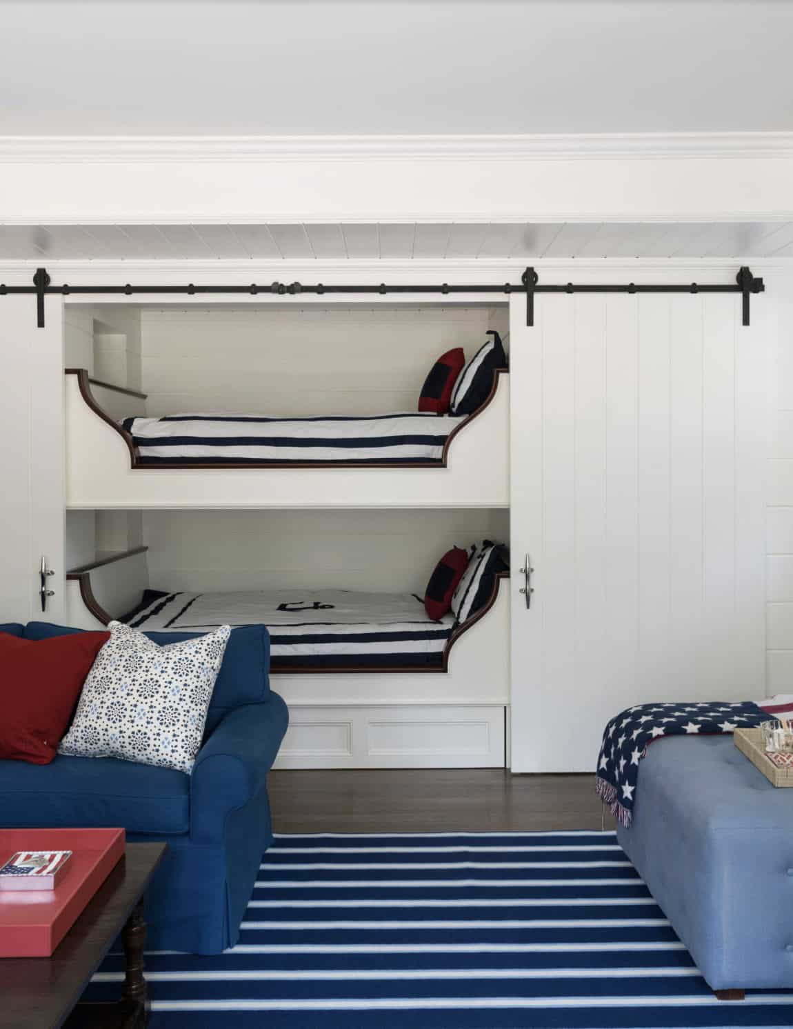 Traditional Basement Bunk Bedroom