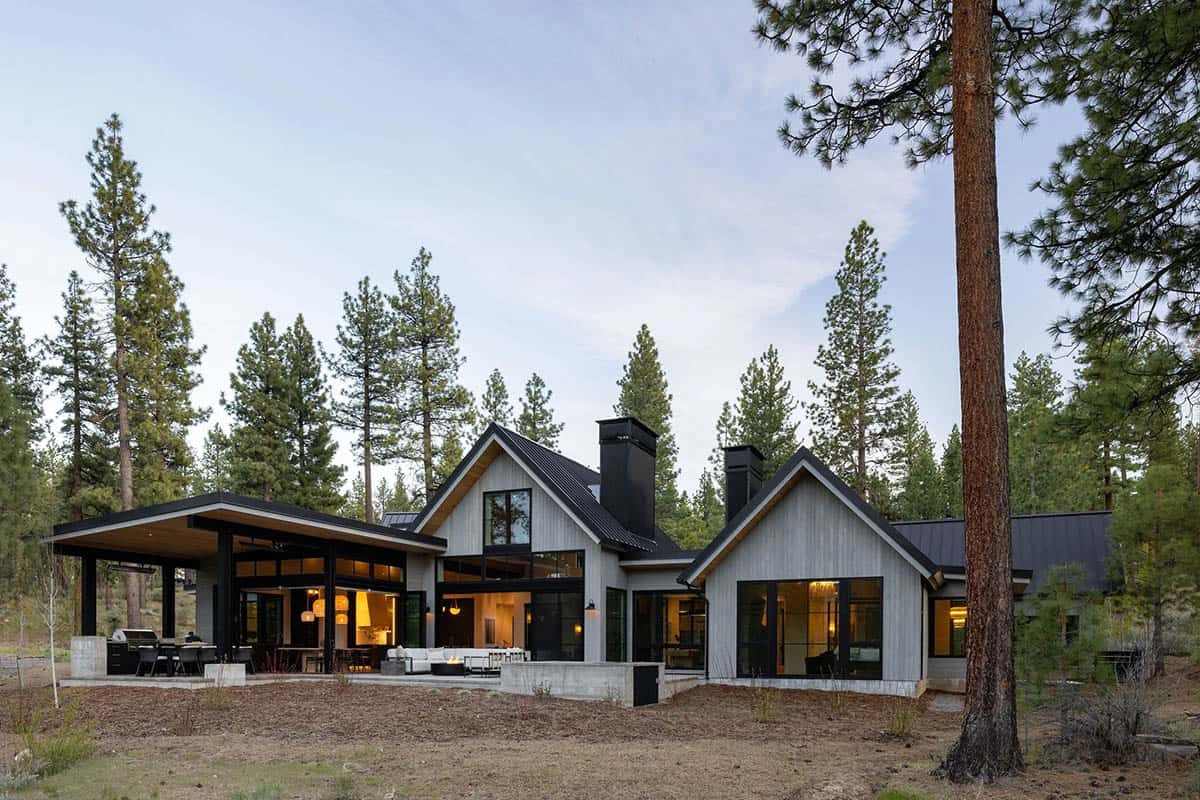 transitional mountain home exterior
