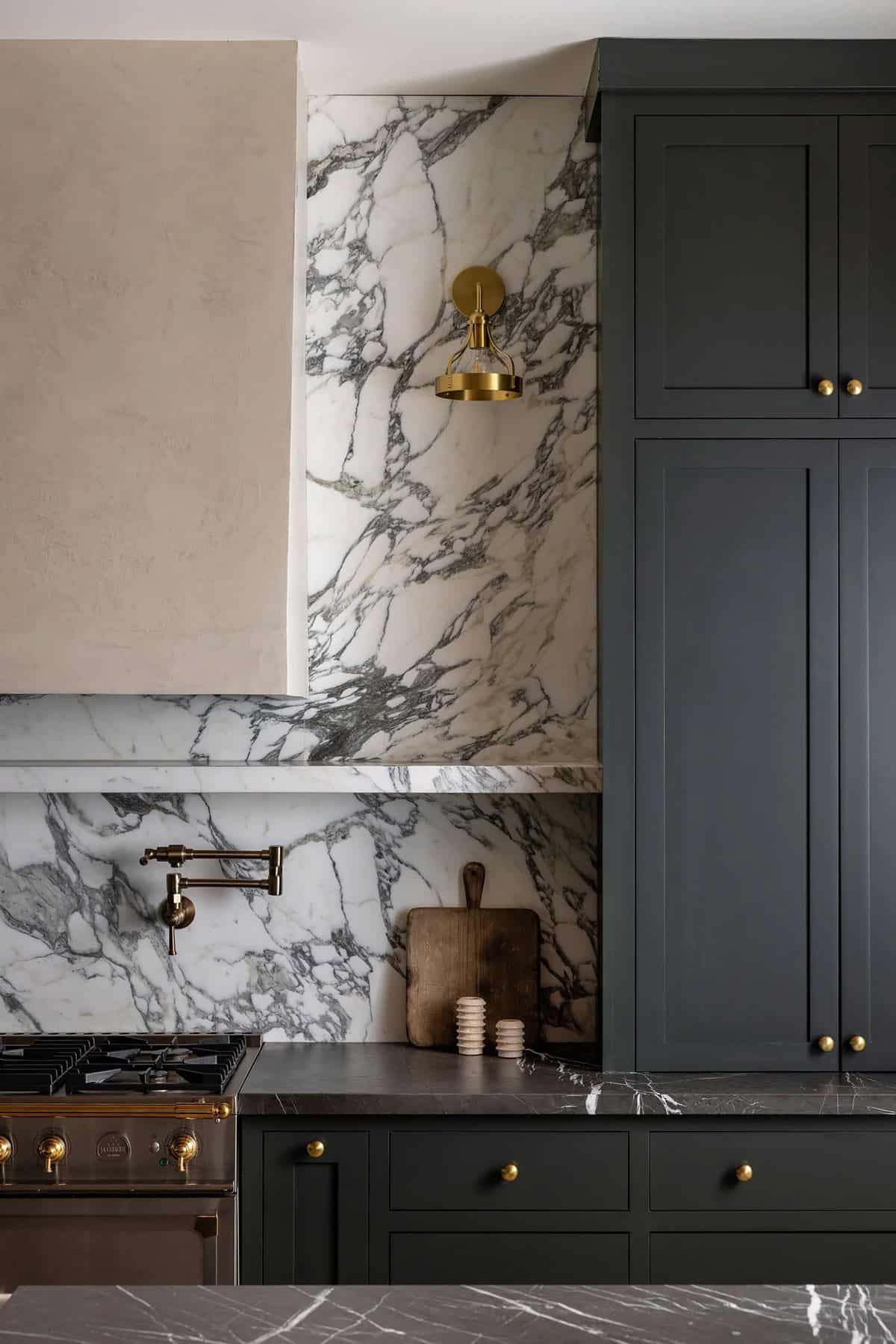 transitional kitchen