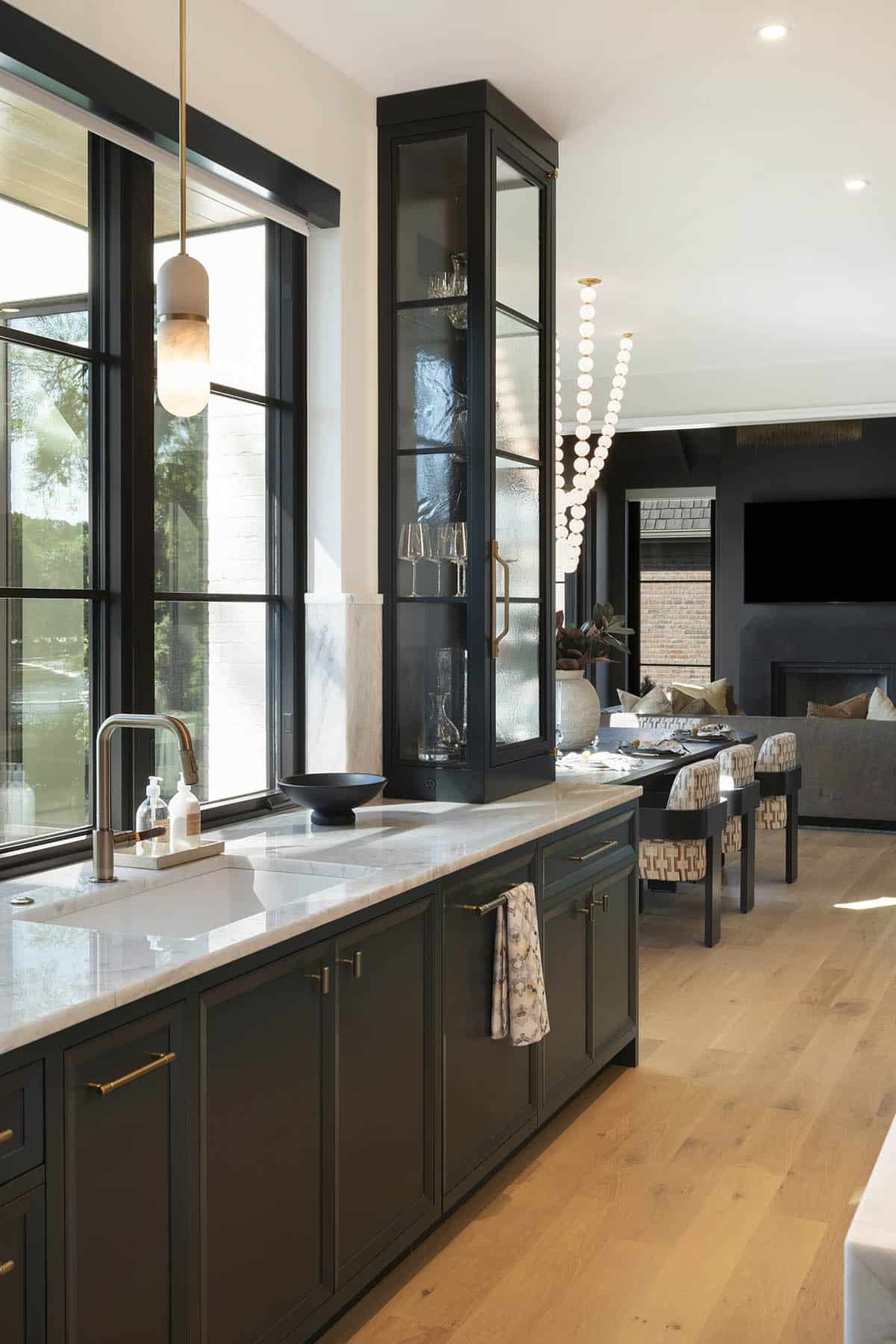 transitional style kitchen sink window