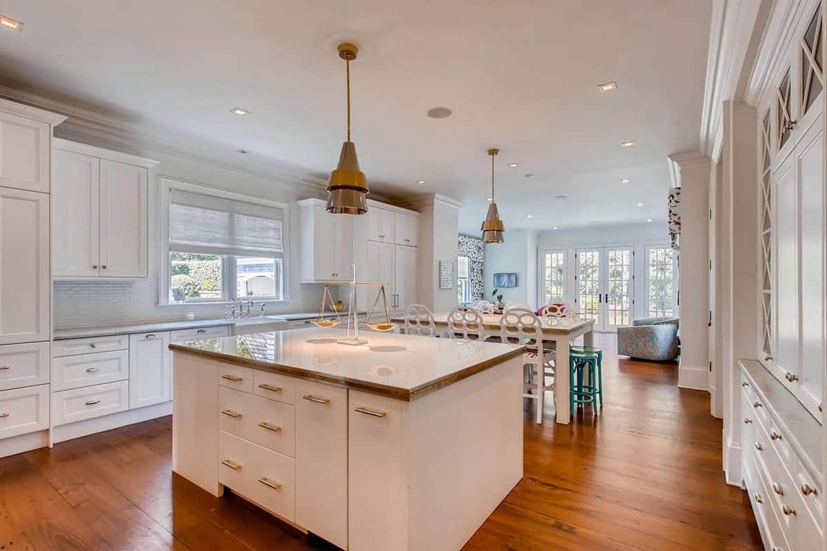 traditonal style kitchen overlooking the living room