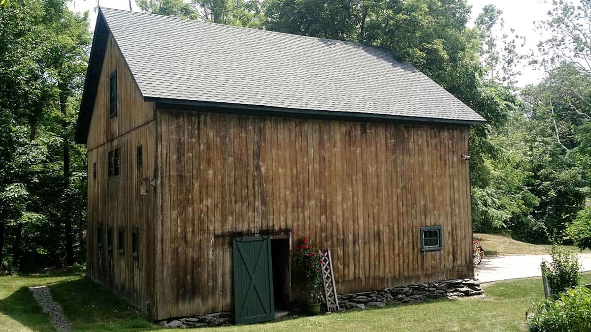 barn exterior before the renovation