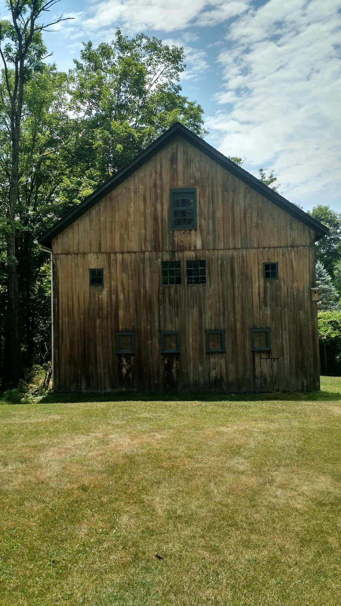 barn exterior before the renovation