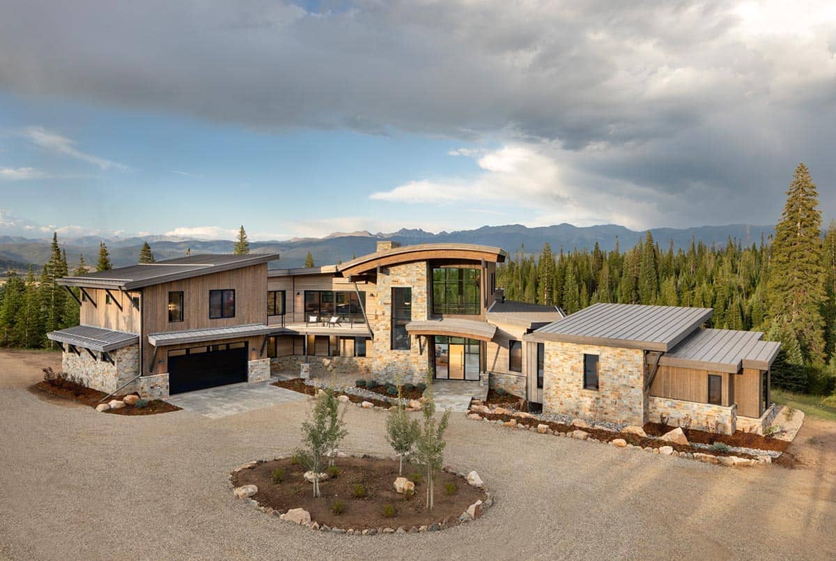 mountain contemporary home exterior