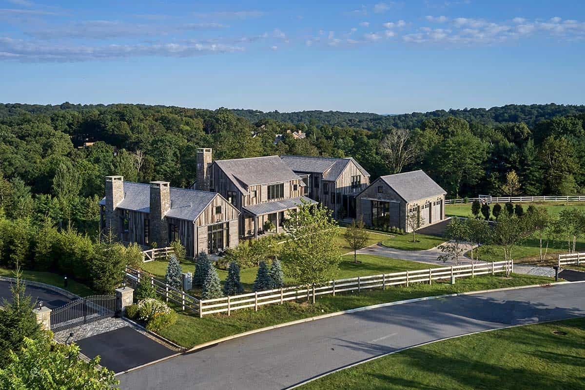 rustic modern barn house exterior