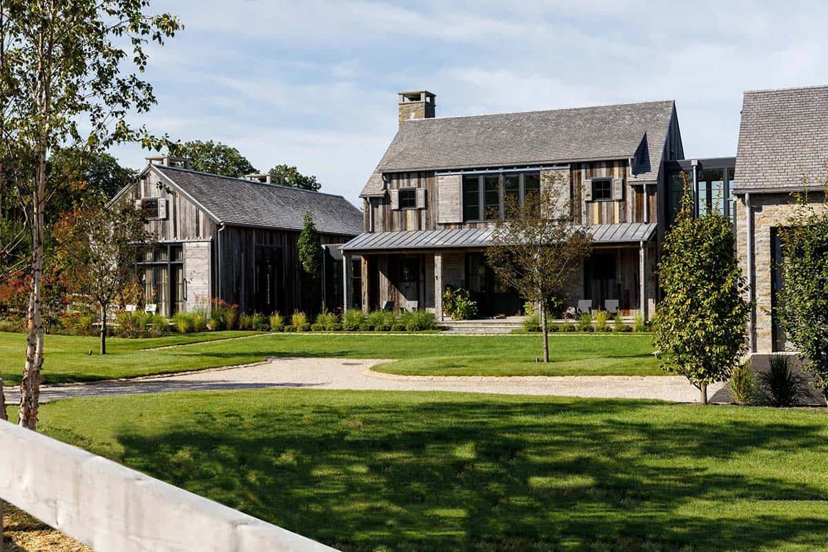 rustic modern barn house exterior