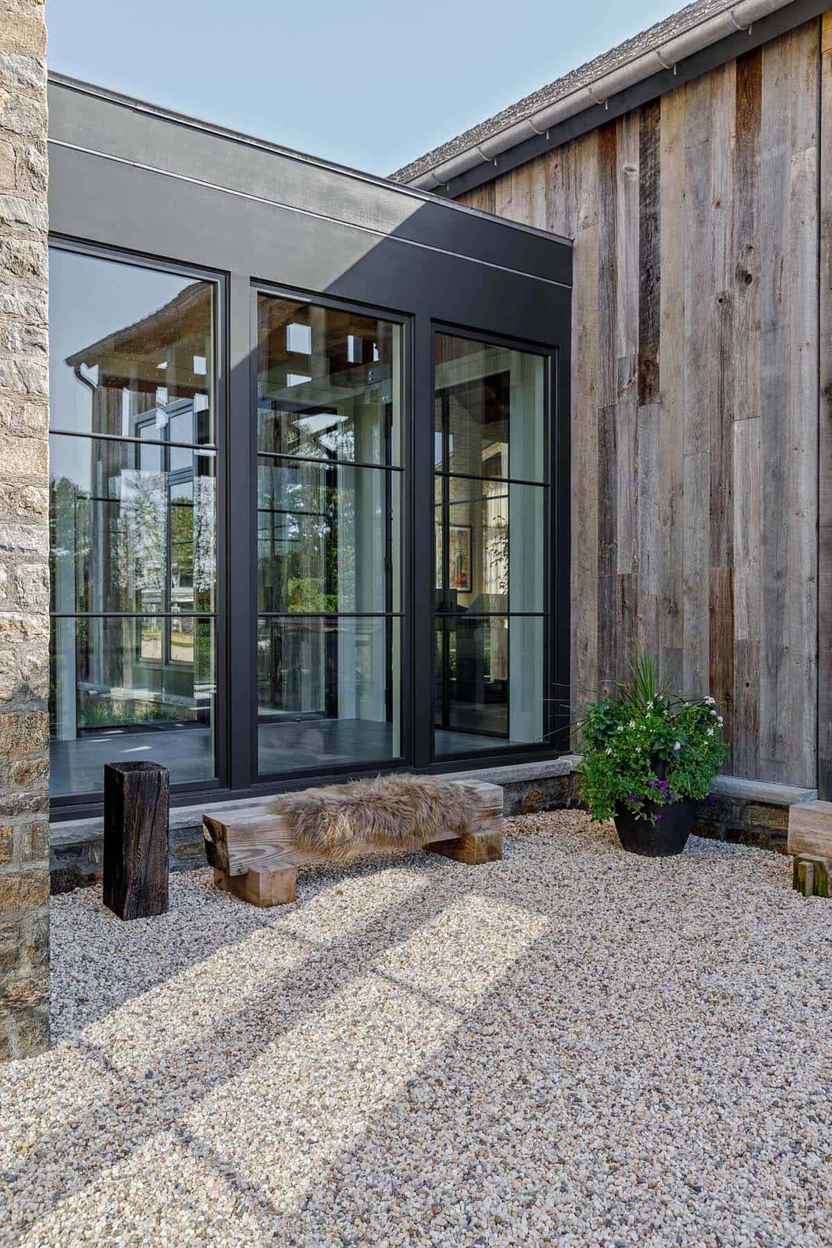 rustic modern barn house exterior