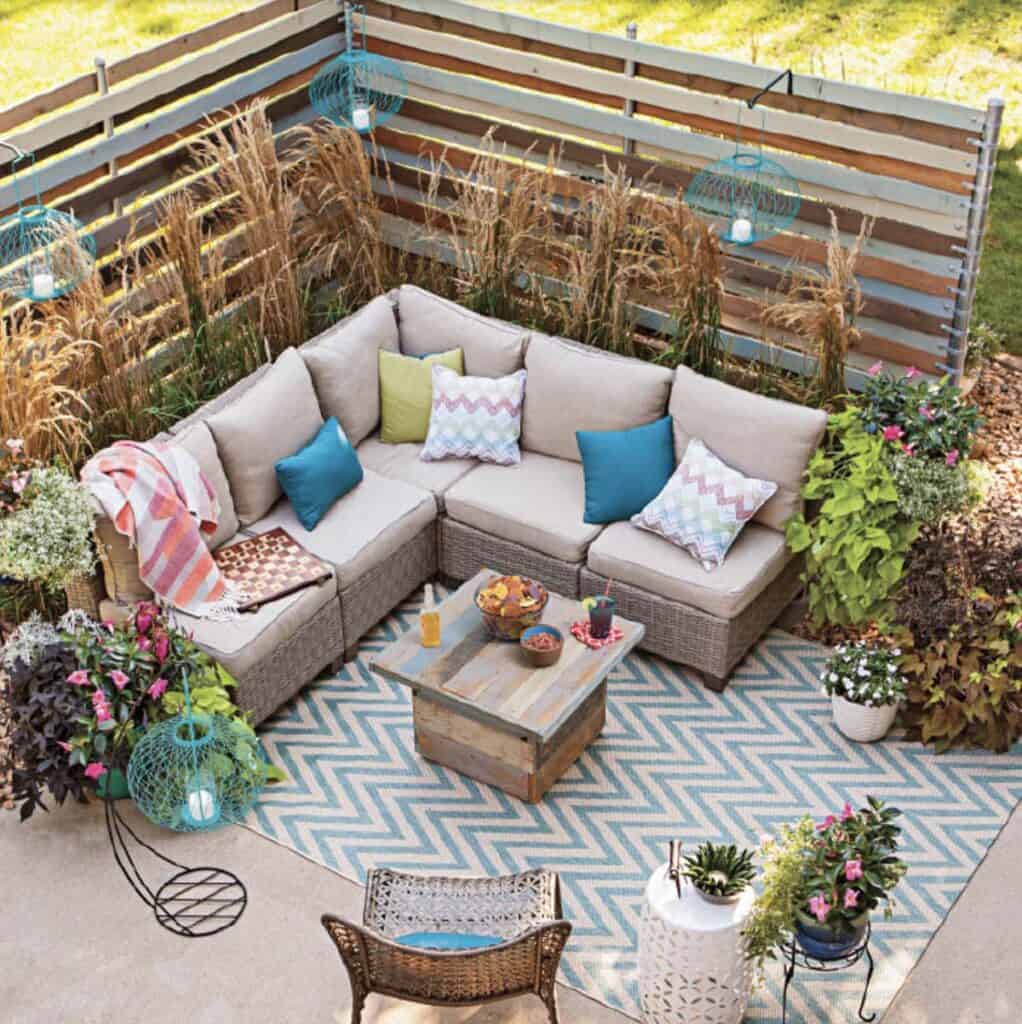 25 Clever Outdoor Privacy Screen Ideas to Transform Your Small Backyard