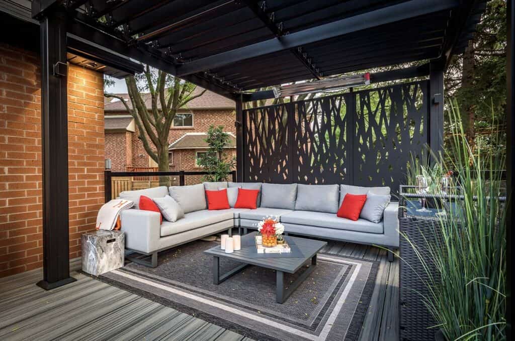 25 Clever Outdoor Privacy Screen Ideas to Transform Your Small Backyard