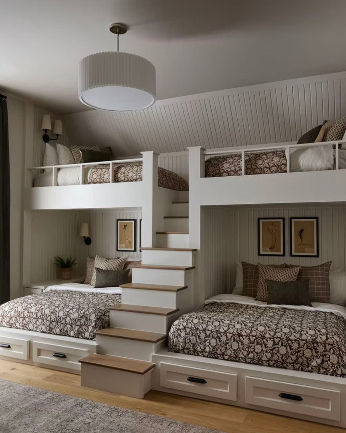 Four-Bed Built-In Bunk Room with Center Staircase
