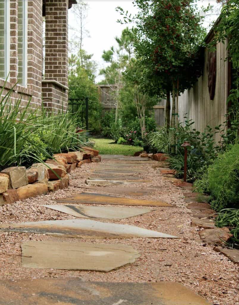21 Creative Narrow Side Yard Ideas That Maximize Space in Your Landscape