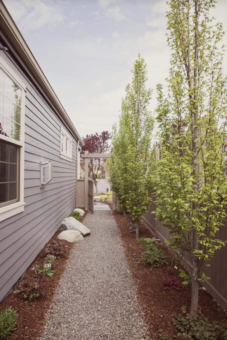 21 Creative Narrow Side Yard Ideas That Maximize Space in Your Landscape