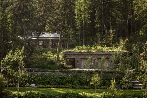 featured posts image for Montana lakeside guest cabin offers a cozy getaway in a forest setting