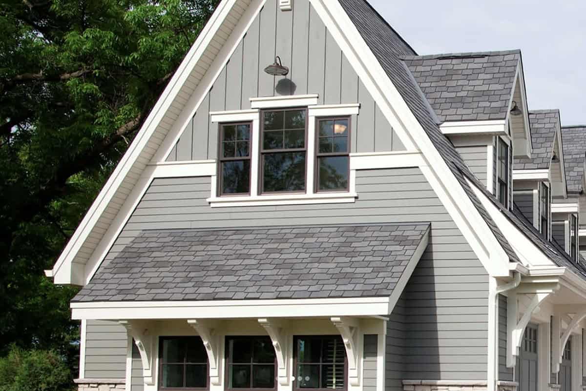 Craftsman home exterior roof detail